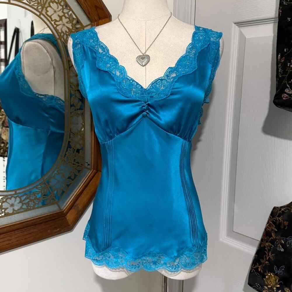 NWT VTG Y2K Allison Taylor Bright Teal Blue 100% Silk Lace Trim V Neck Top L